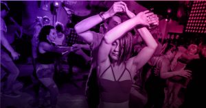 How much does it cost to get into a nightclub in Los Angeles